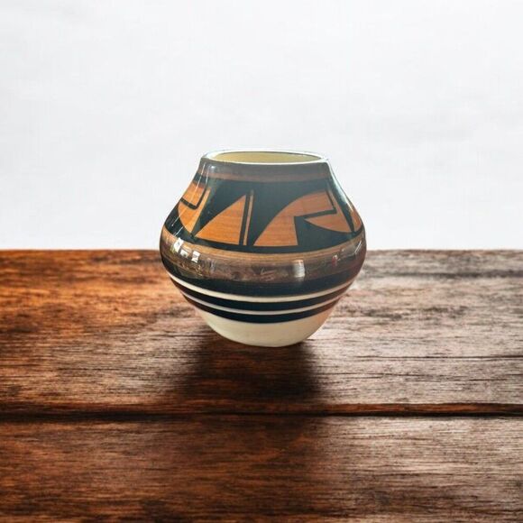 Ute Mountain Tribe Native American Pottery Jar Small Handmade Southwestern Art - Picture 1 of 8